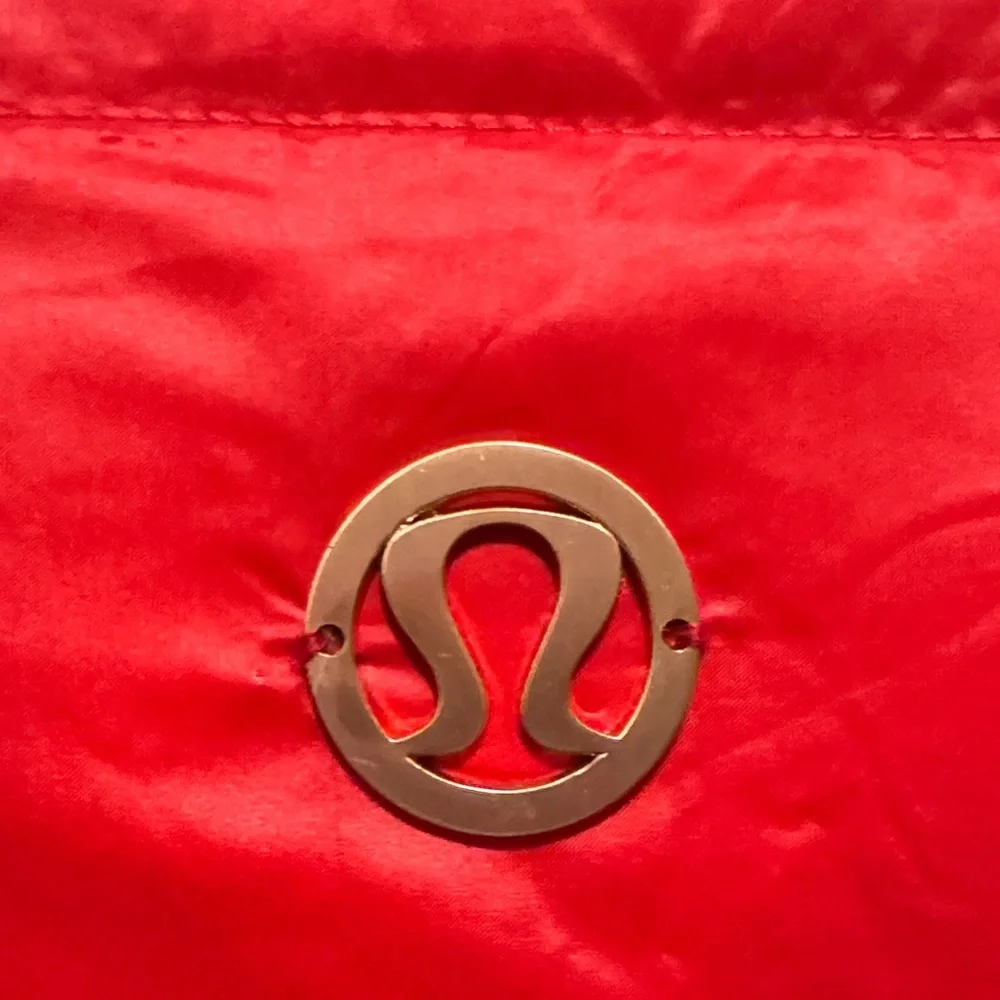 lululemon athletica Vibrant Red Quilted Puffer Jacket - Picture 15 of 16